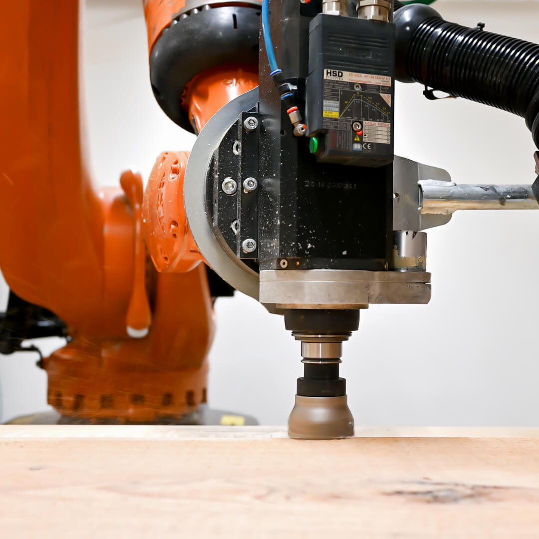 Präzision in Perfektion – Fräs­service für die Holz­verarbeitung
